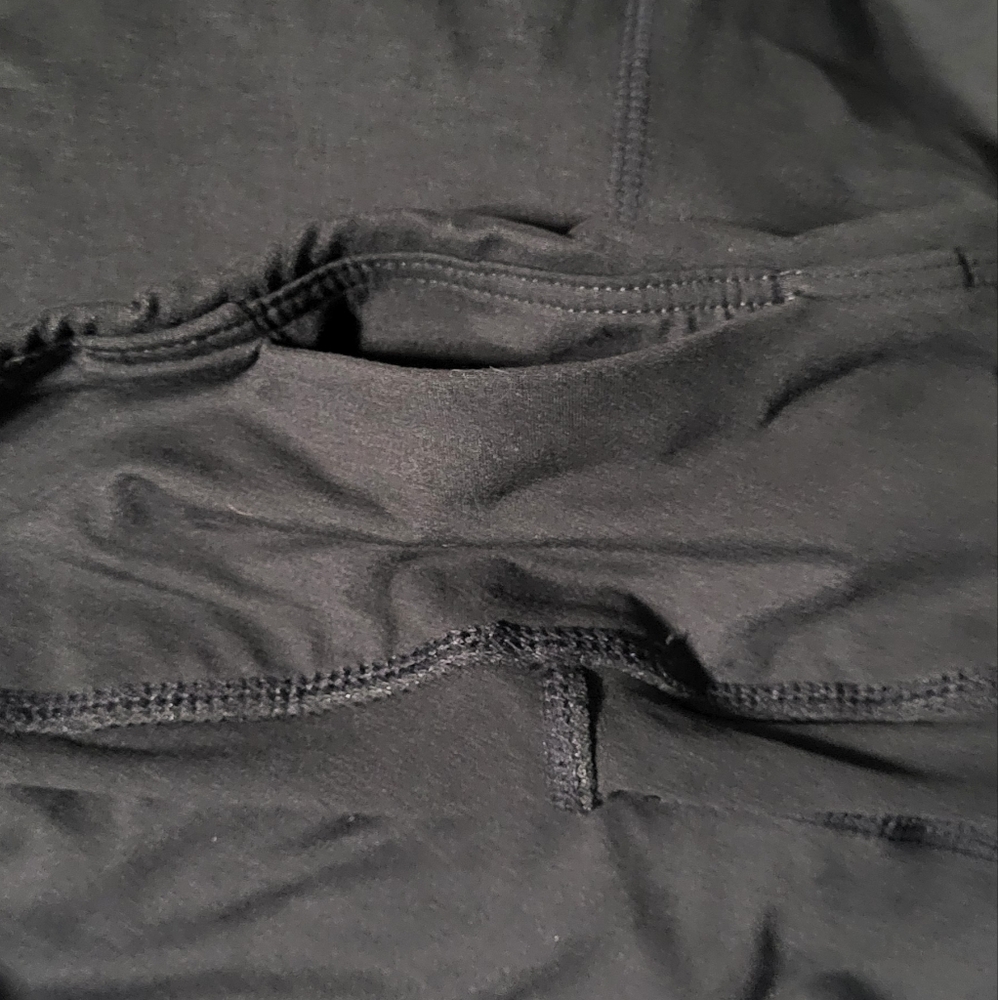 Women's NWOT Black High Waisted Capri Leggings Size 2XL with Pockets - Picture 7 of 7